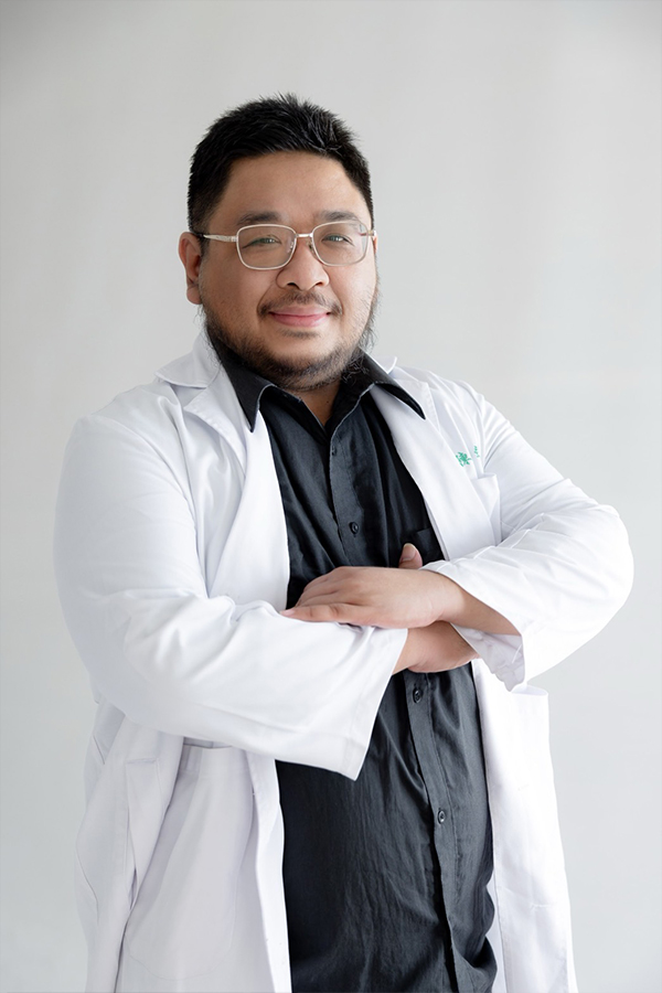 陳勝逸 副院長#骨折外傷鋼鐵